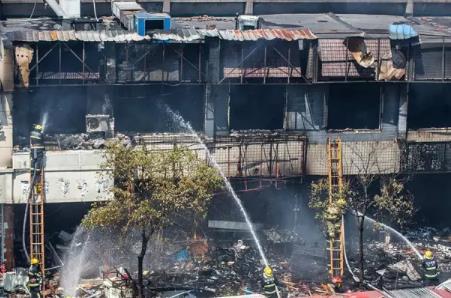 煤氣罐有沒忘關(guān)閥門？ 爆燃事故給餐館沉重警示